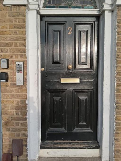 Little Dorrit Studio Flat 5 Rochester Me1 1Xz Strood Exterior photo